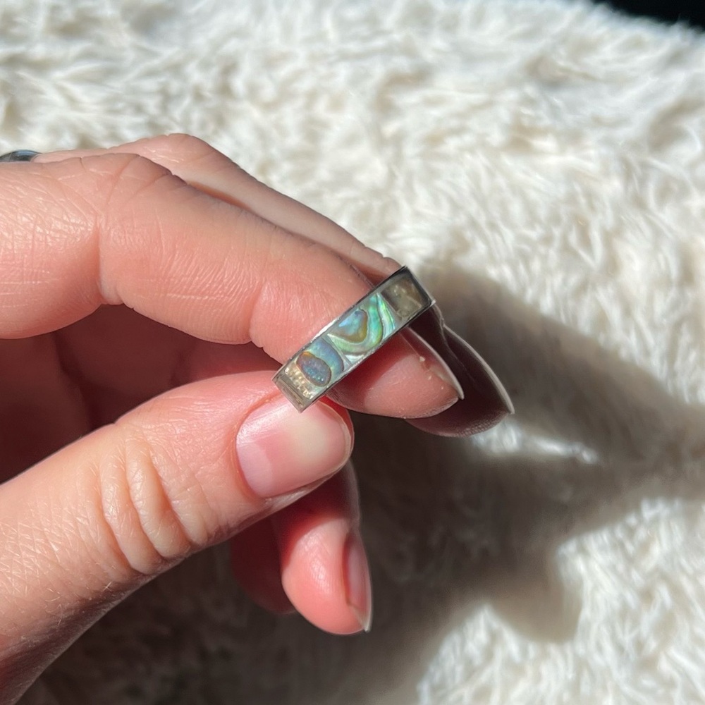 Abalone Shell Ring - Picture 2 of 9